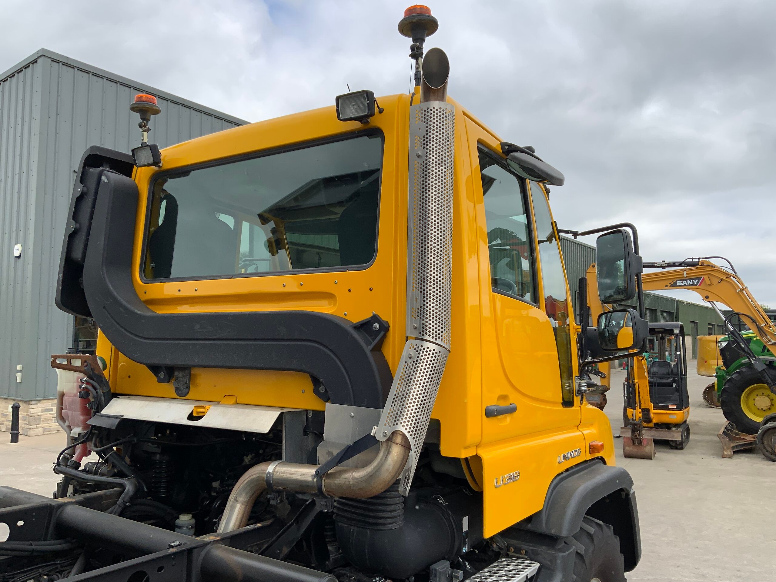 Unimog Mercedes-Benz U318