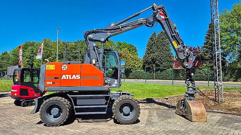 Pelle Atlas 155W + OilQuick OQ65