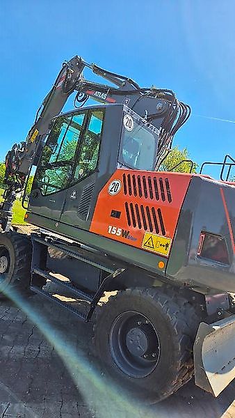 Pelle Atlas 155W + OilQuick OQ65