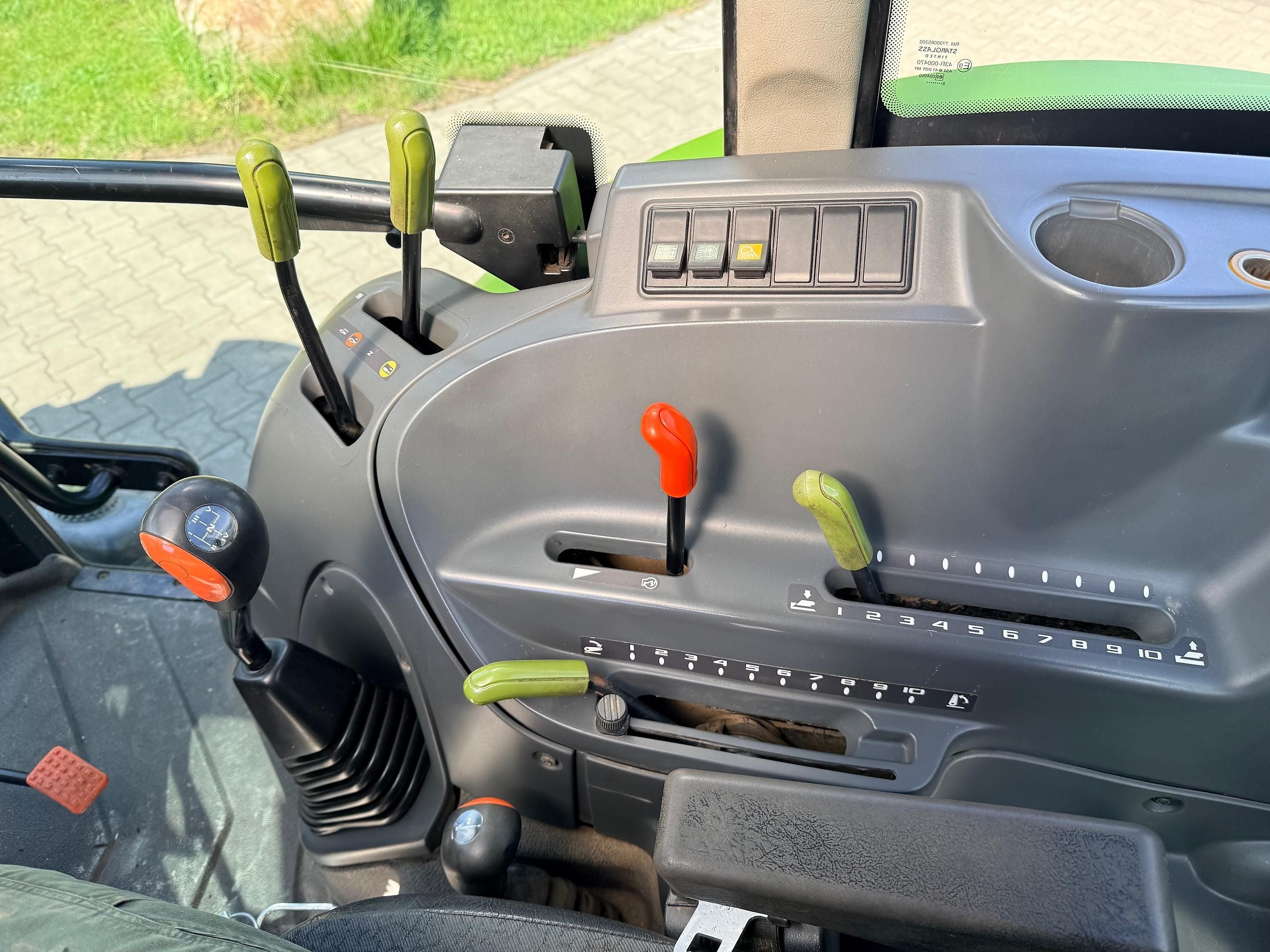 Tracteur Claas Axos 310