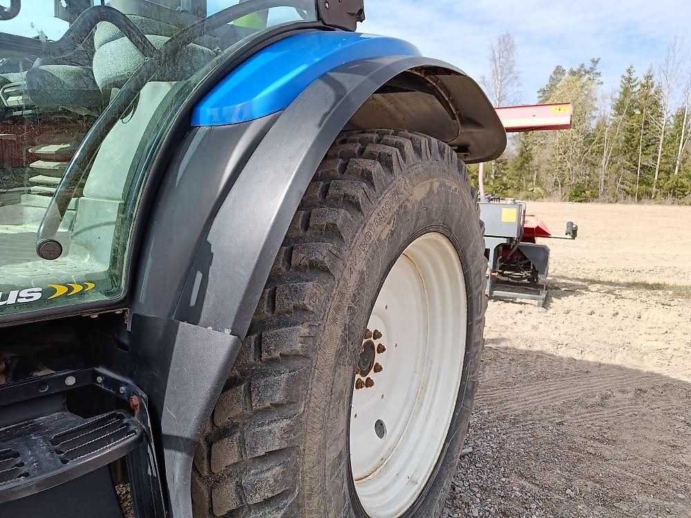 Tracteur New Holland TS135A Plus