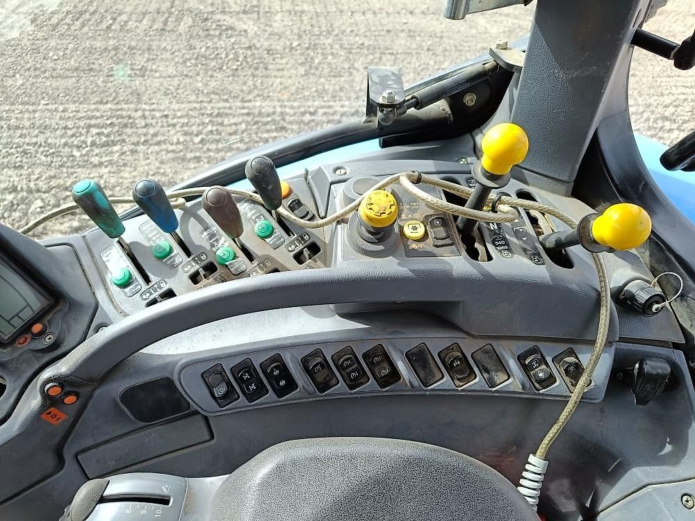Tracteur New Holland TS135A Plus