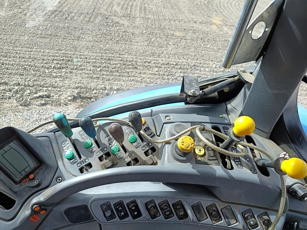 Tracteur New Holland TS135A Plus