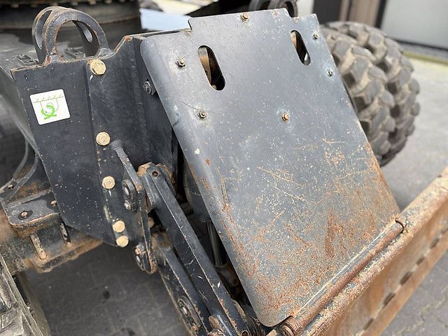 Pelle Komatsu PW180-10 + OilQuick OQ70-55