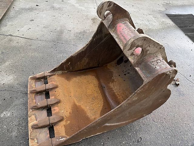 Pelle Komatsu PW180-10 + OilQuick OQ70-55