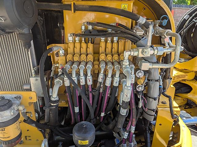 Mini Pelle Cat 305E2