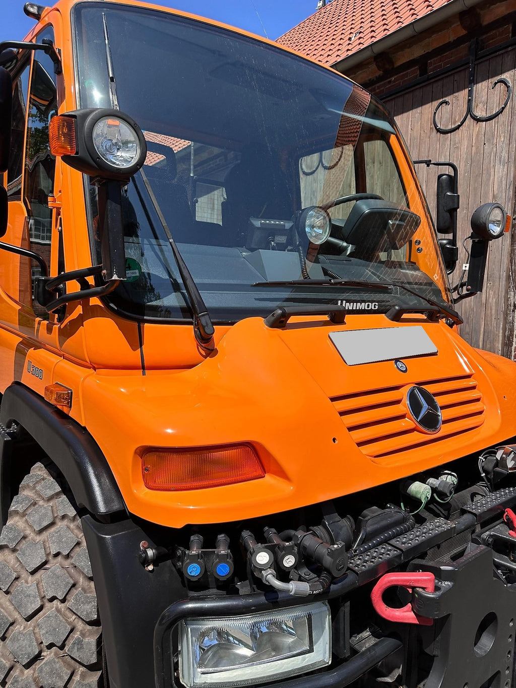 Unimog Mercedes-Benz U300 4x4