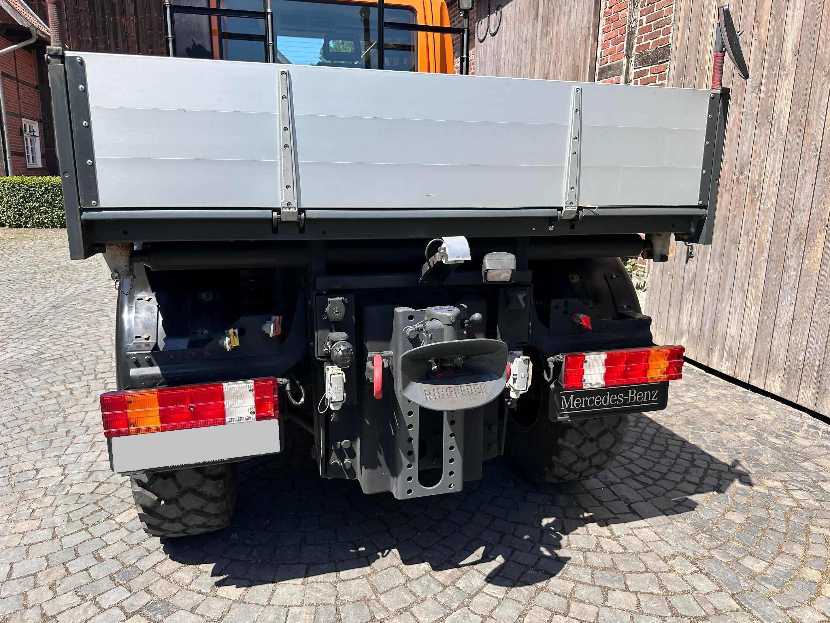 Unimog Mercedes-Benz U300 4x4