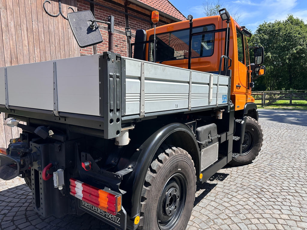 Unimog Mercedes-Benz U300 4x4