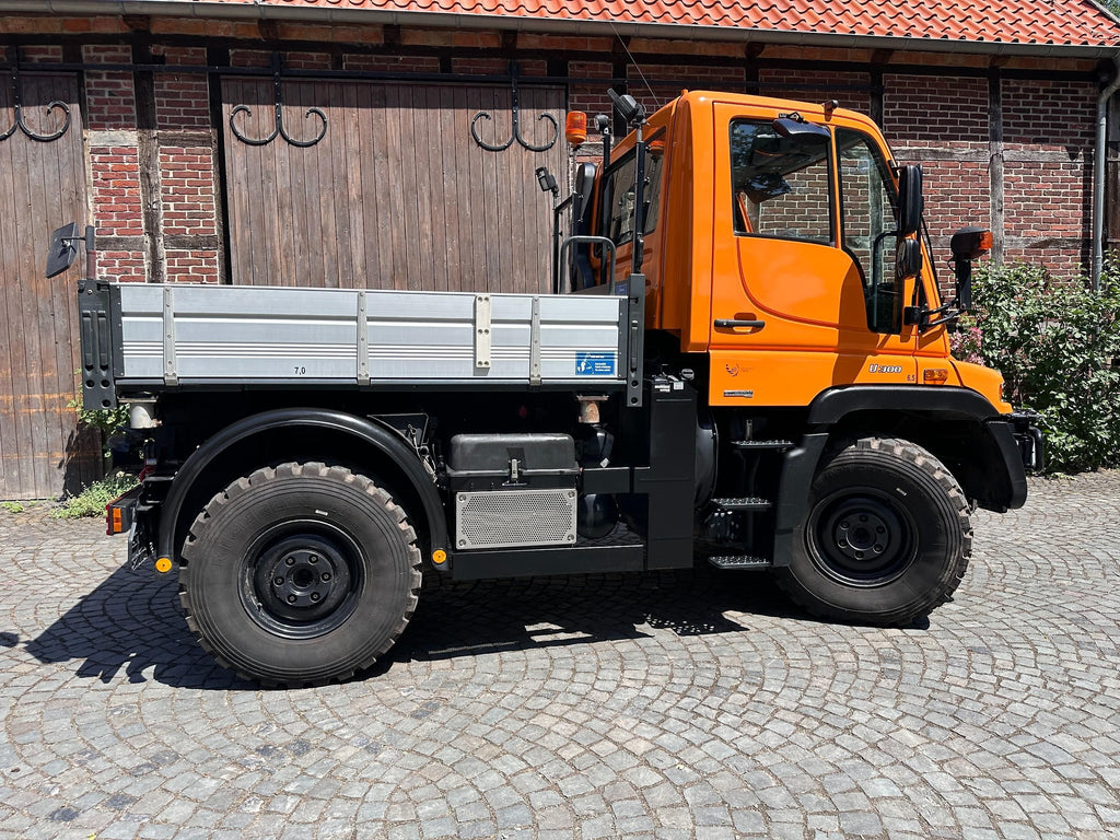 Unimog Mercedes-Benz U300 4x4