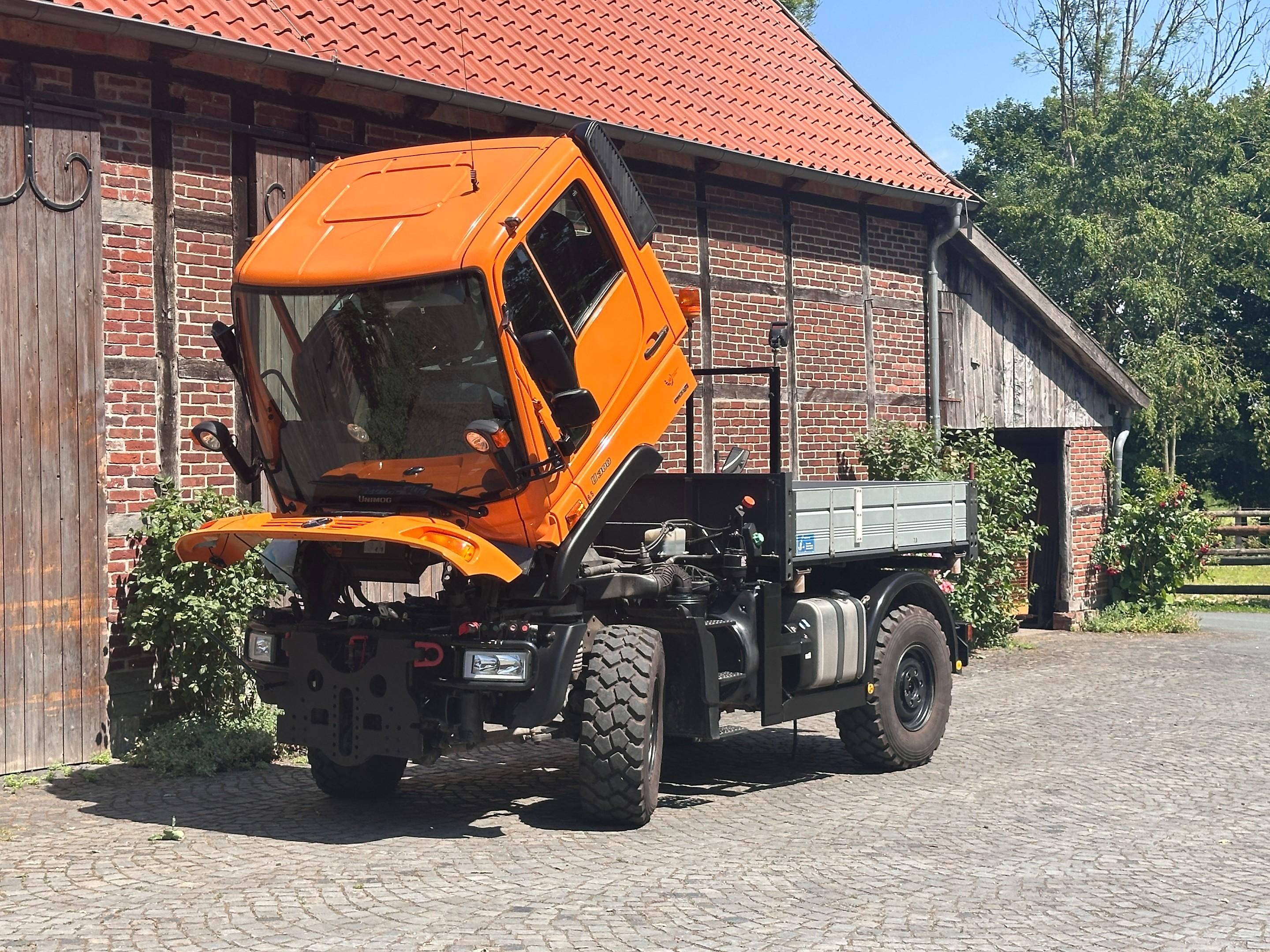 Unimog Mercedes-Benz U300 4x4