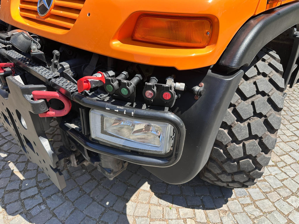Unimog Mercedes-Benz U300 4x4