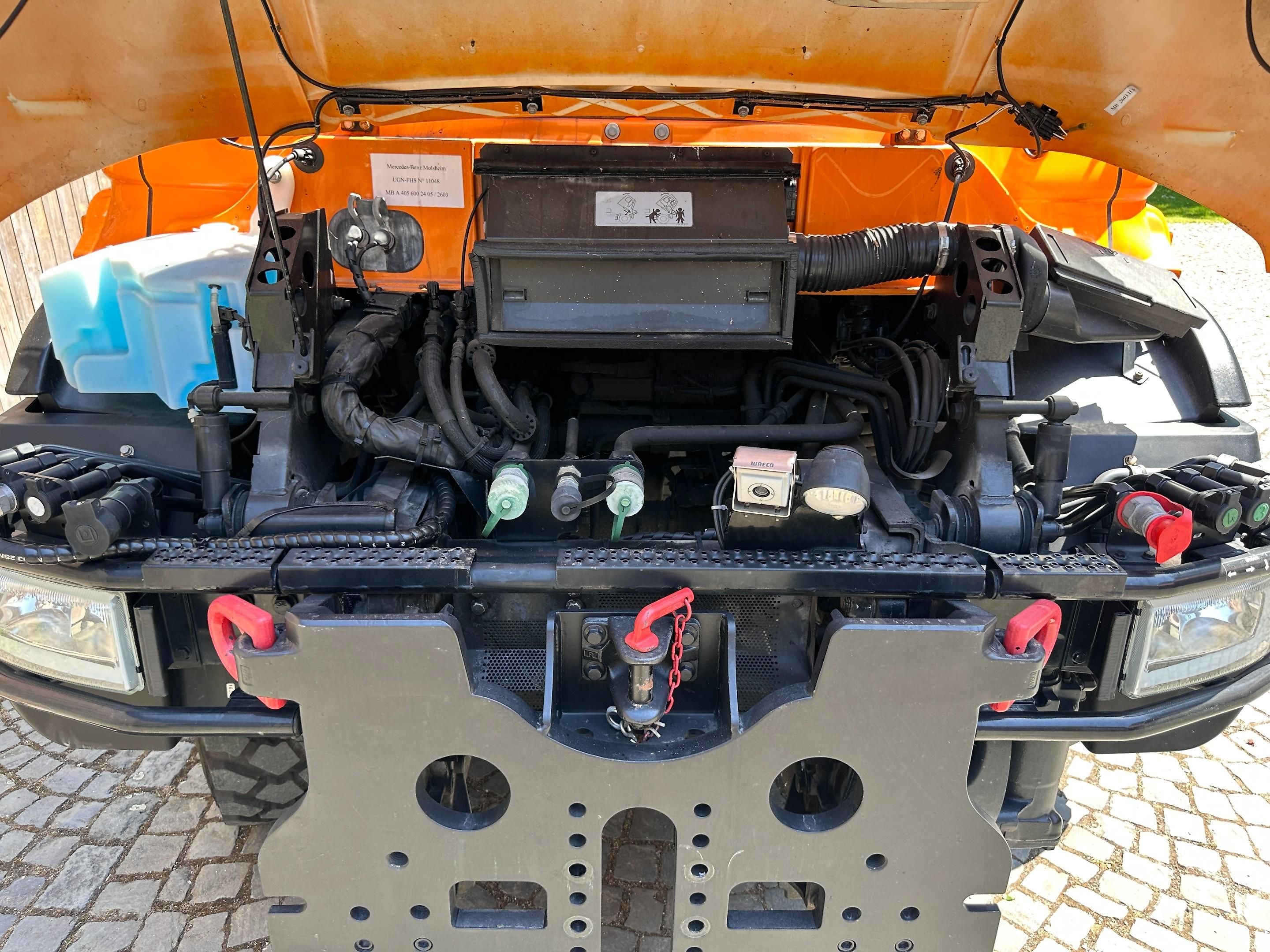 Unimog Mercedes-Benz U300 4x4