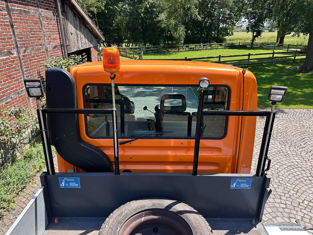 Unimog Mercedes-Benz U300 4x4