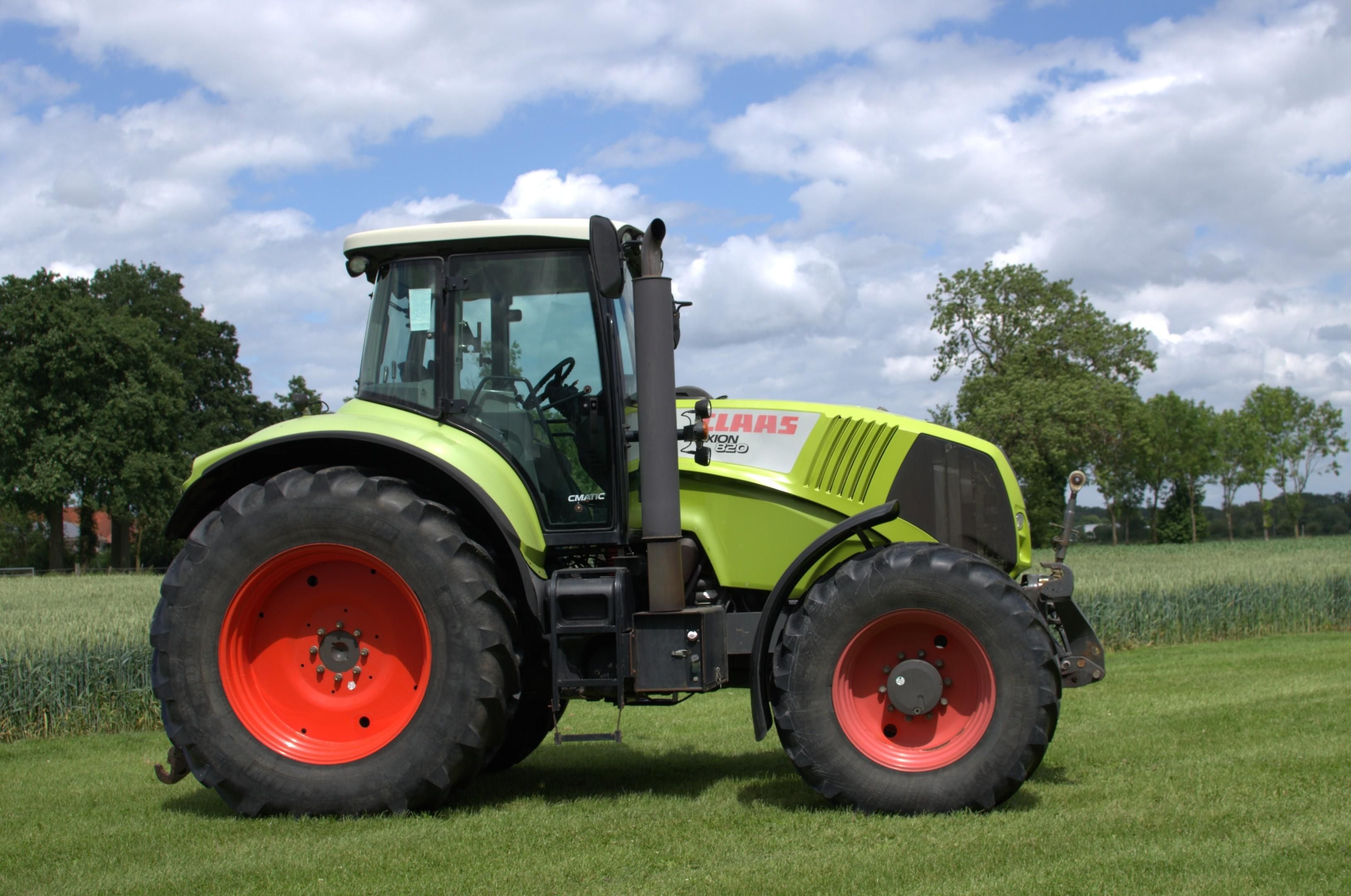 Tracteur Claas Axion 820