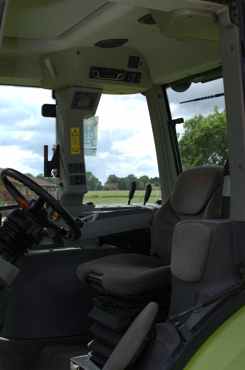 Tracteur Claas Axion 820