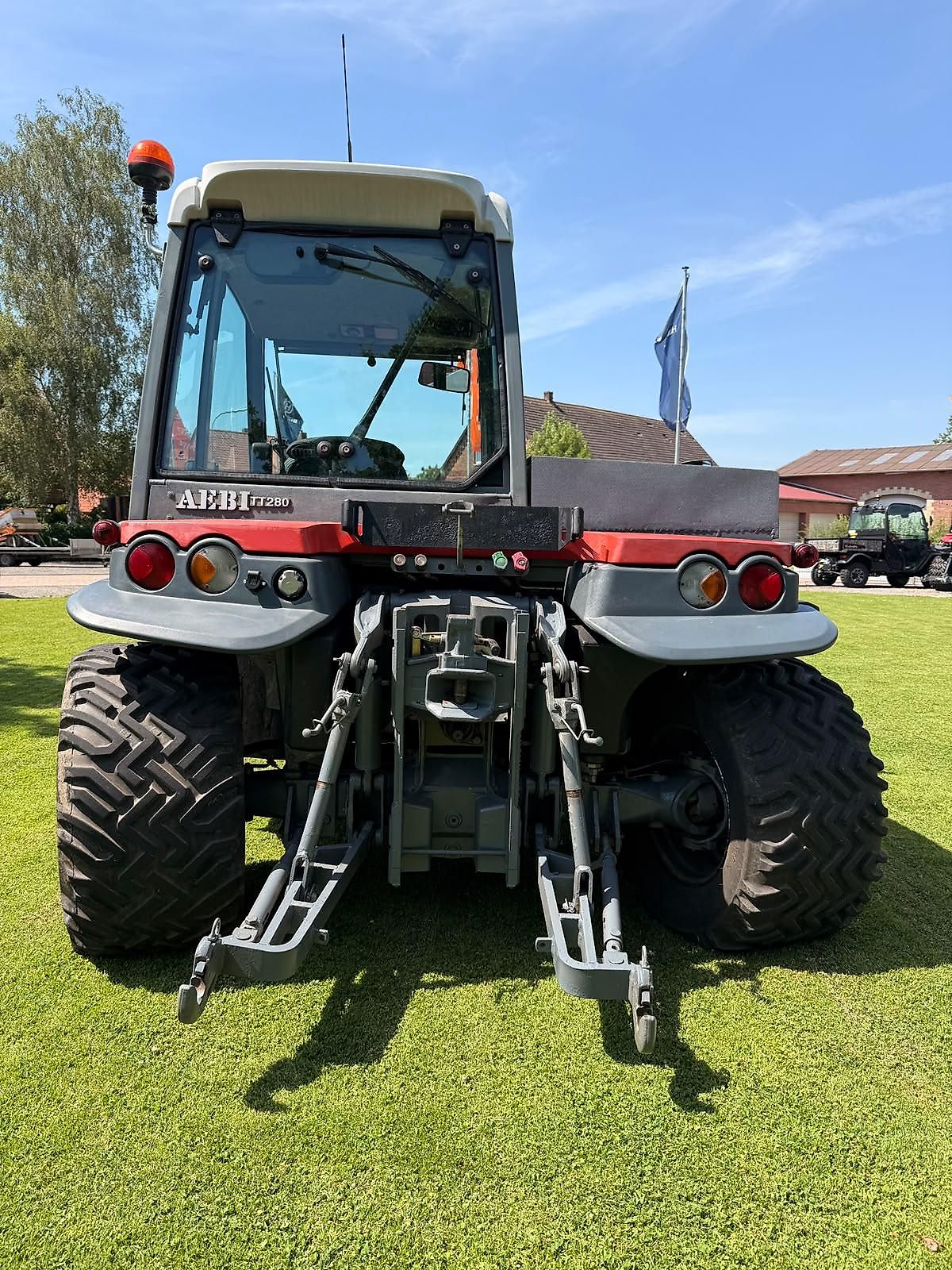 Tracteur Aebi Schmidt TT280