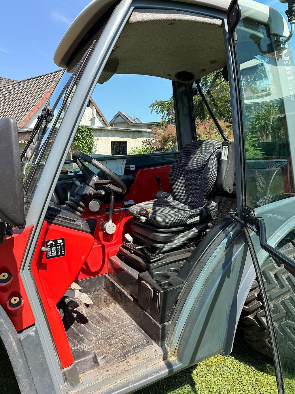 Tracteur Aebi Schmidt TT280