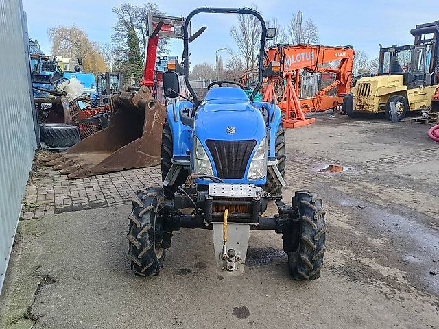 Tracteur New Holland TC 45 DA 4x4 + Treuil avant