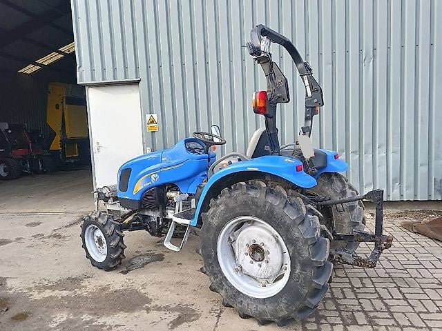 Tracteur New Holland TC 45 DA 4x4 + Treuil avant