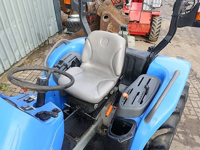 Tracteur New Holland TC 45 DA 4x4 + Treuil avant