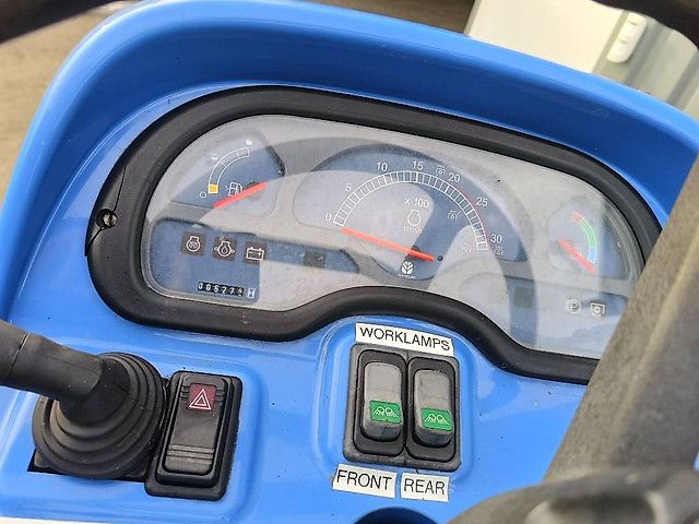 Tracteur New Holland TC 45 DA 4x4 + Treuil avant