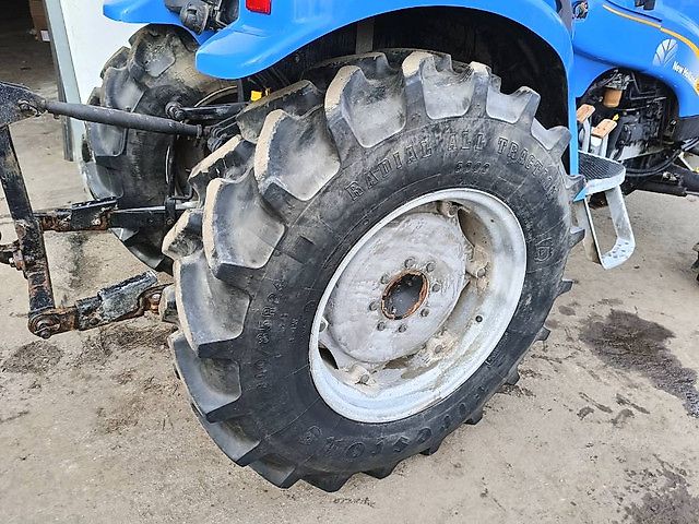 Tracteur New Holland TC 45 DA 4x4 + Treuil avant