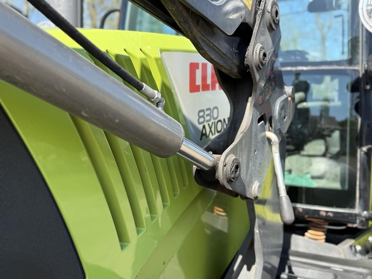 Tracteur Claas Axion 830