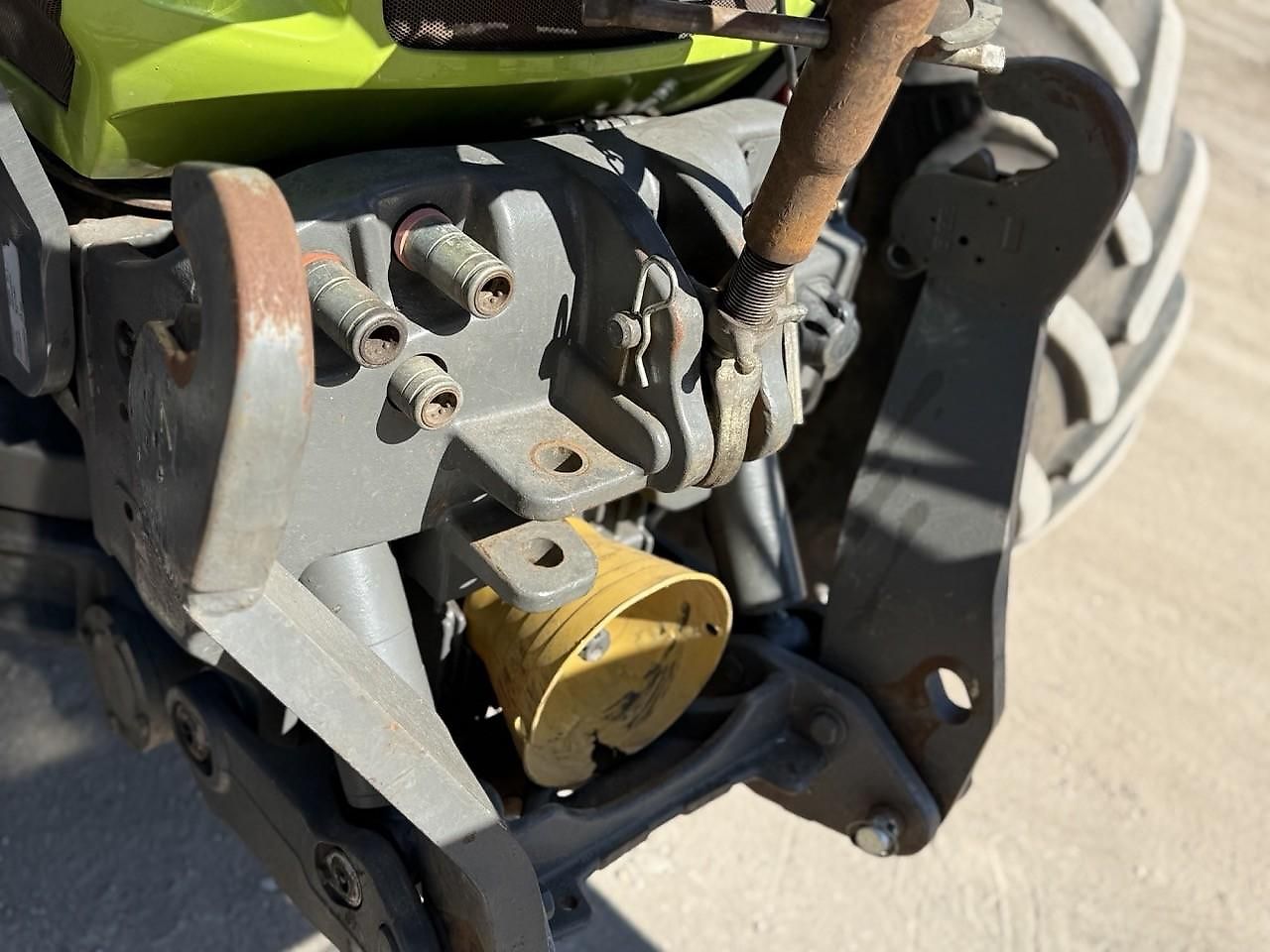 Tracteur Claas Axion 830