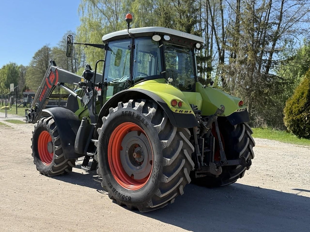 Tracteur Claas Axion 830