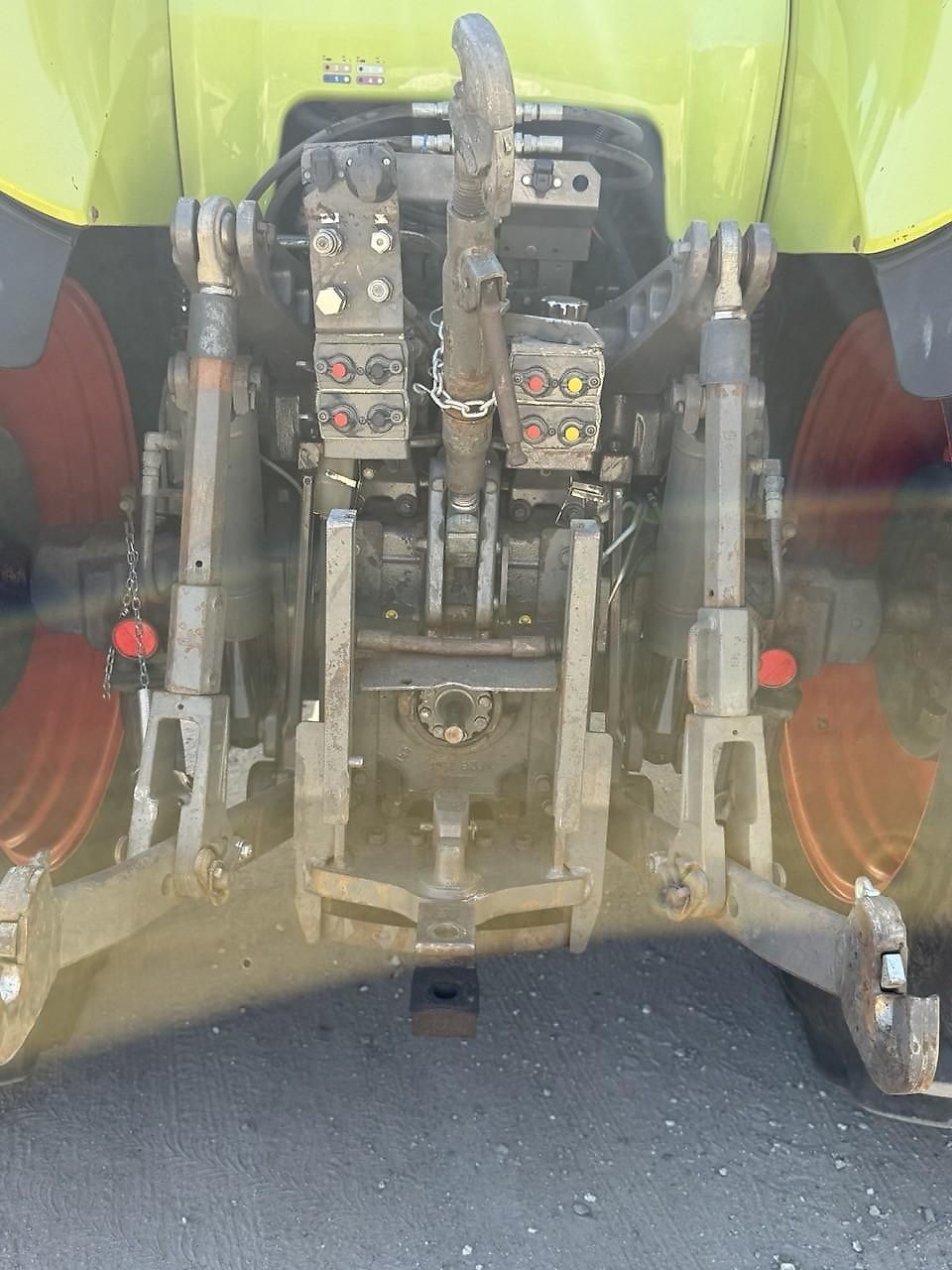 Tracteur Claas Axion 830