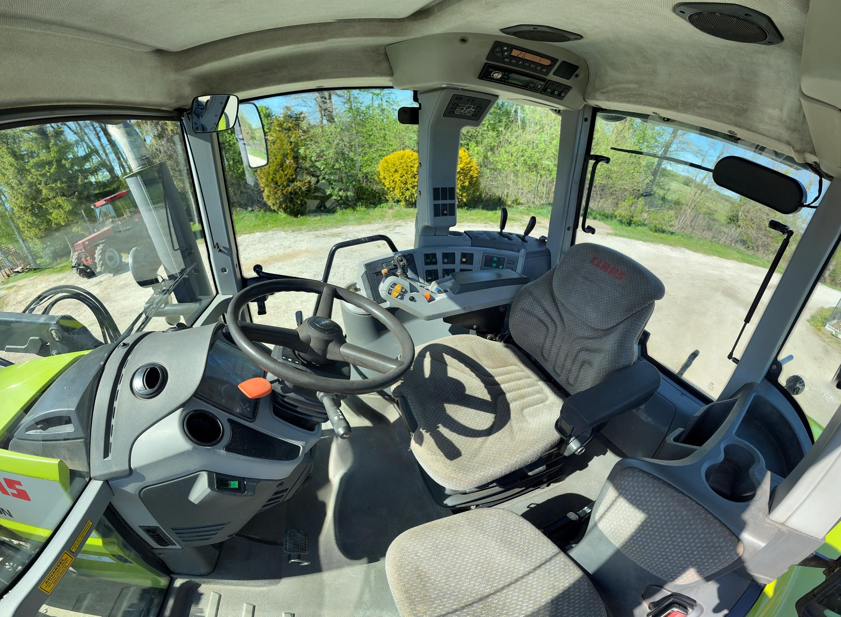 Tracteur Claas Axion 830