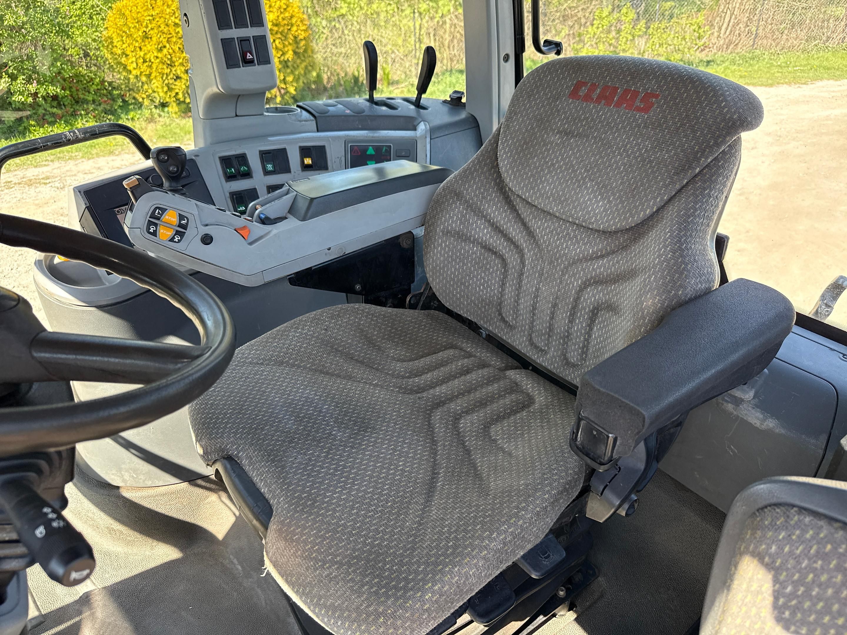 Tracteur Claas Axion 830