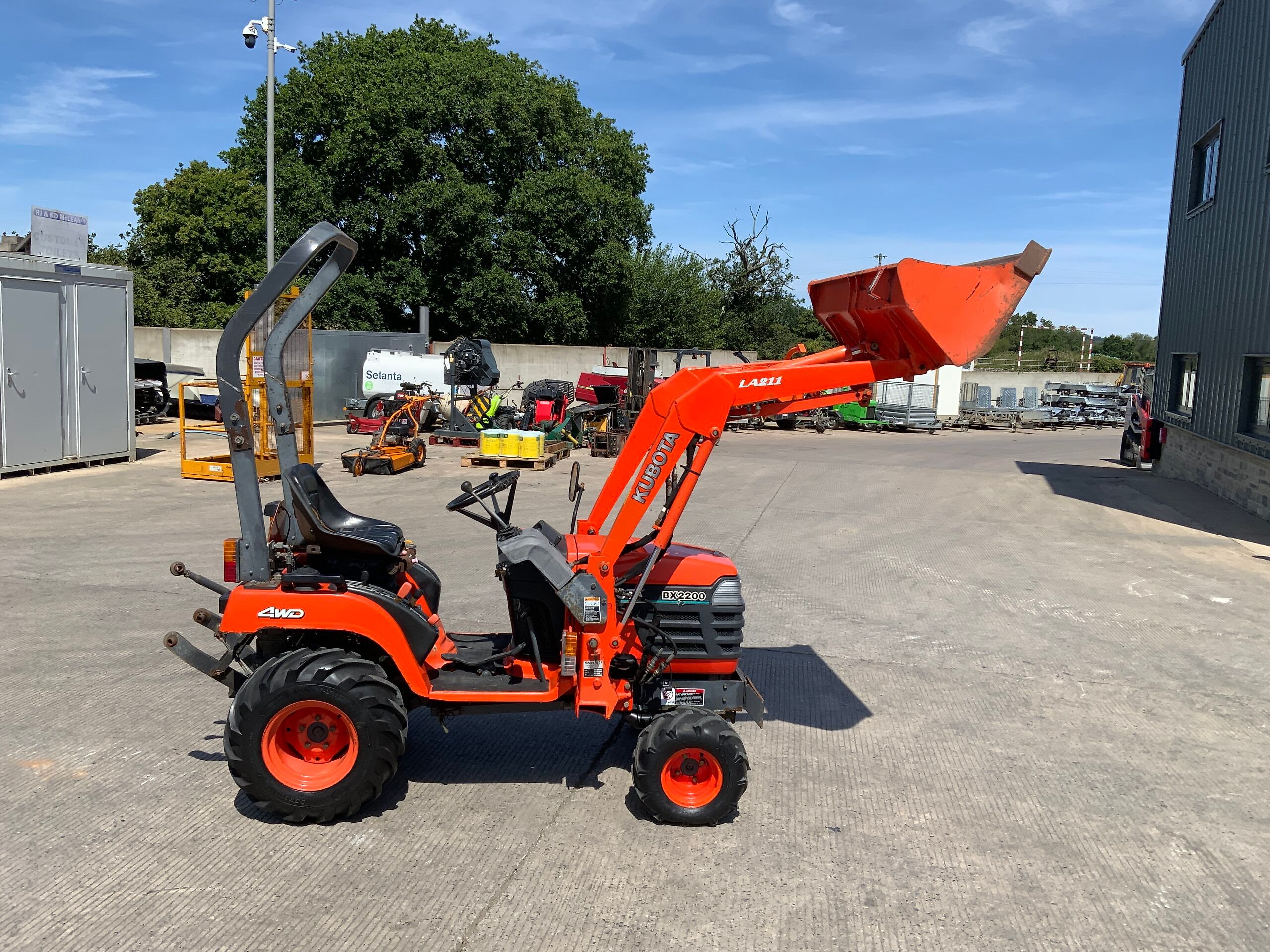 Tracteur Kubota BX2200 + Chargeur LA211