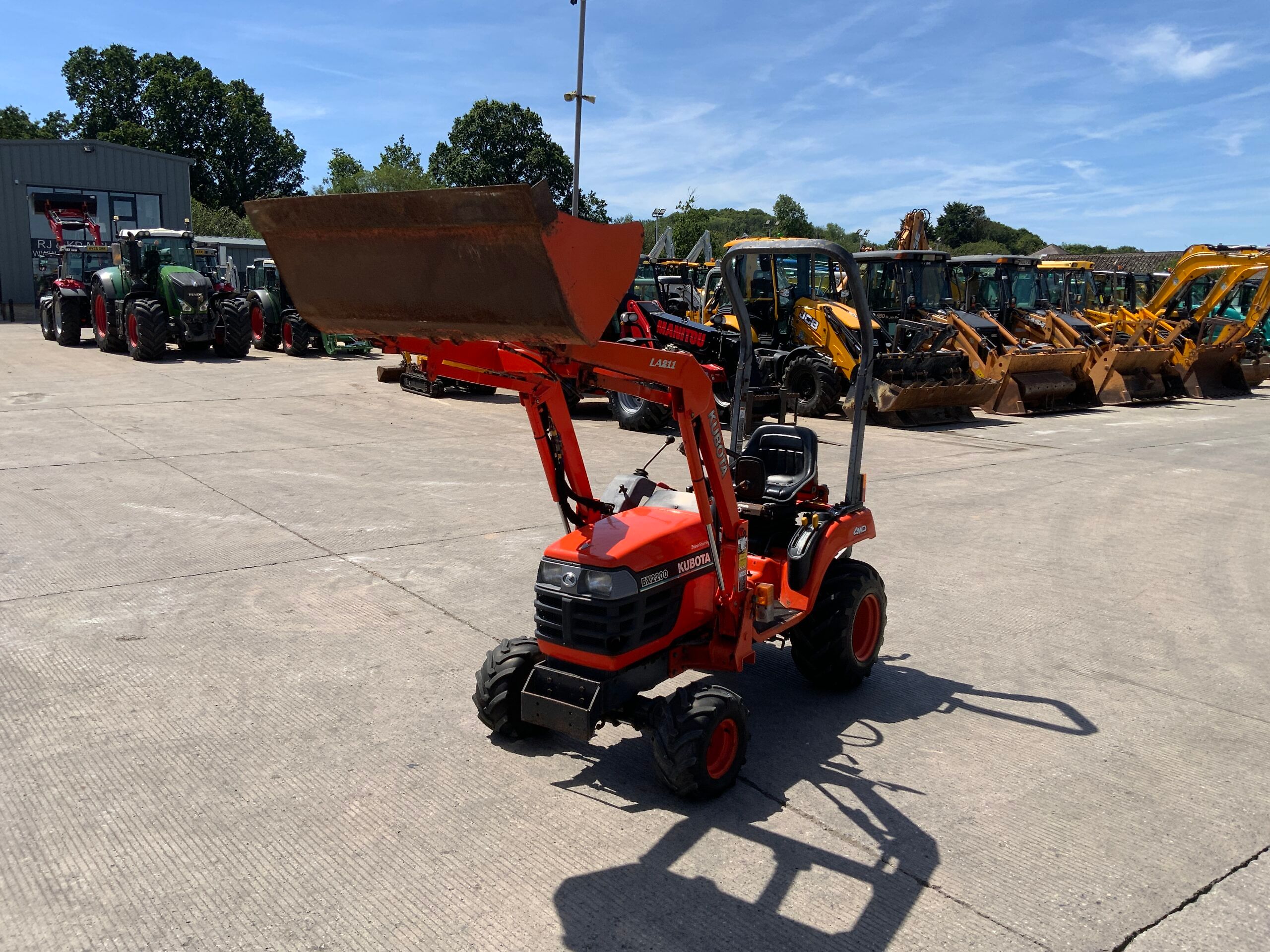 Tracteur Kubota BX2200 + Chargeur LA211