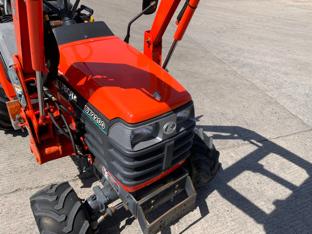 Tracteur Kubota BX2200 + Chargeur LA211