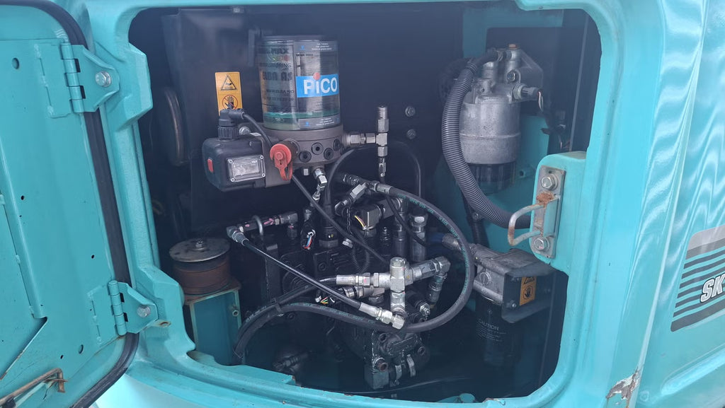Pelle Kobelco SK75SR-3E