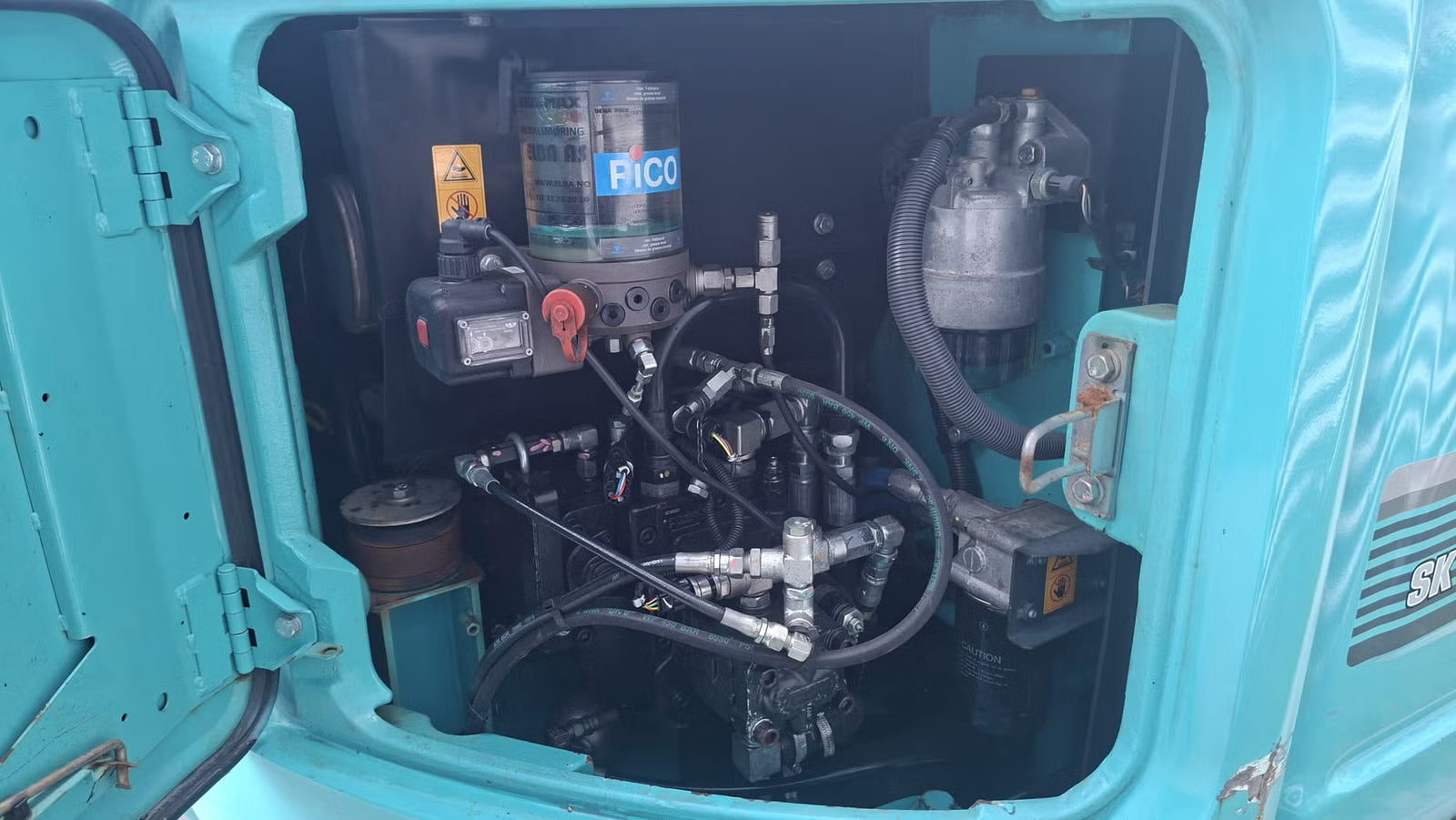 Pelle Kobelco SK75SR-3E