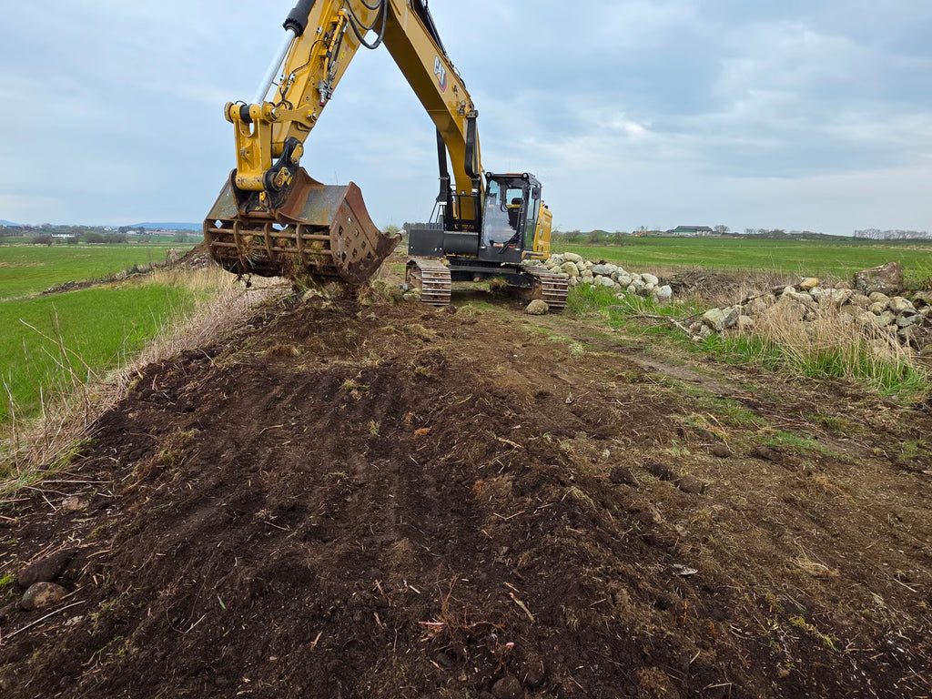 Pelle Cat 330 NG + Radiocommande