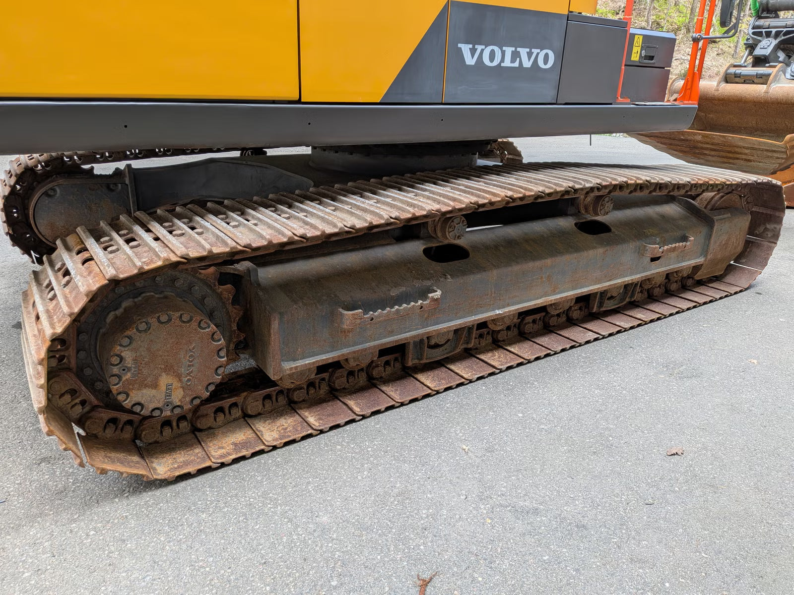 Pelle Volvo EC200E