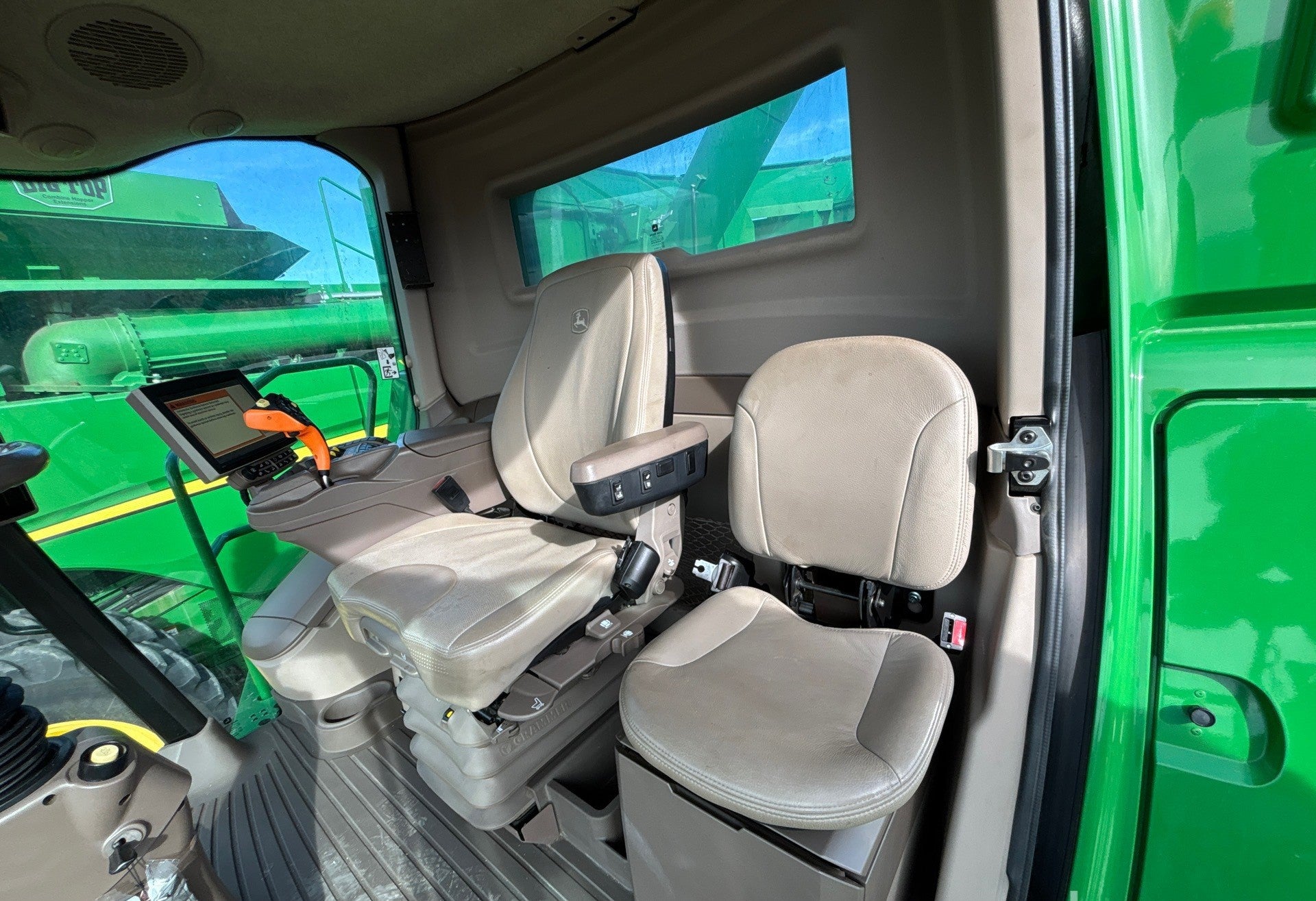 Moissonneuse-batteuse John Deere S770