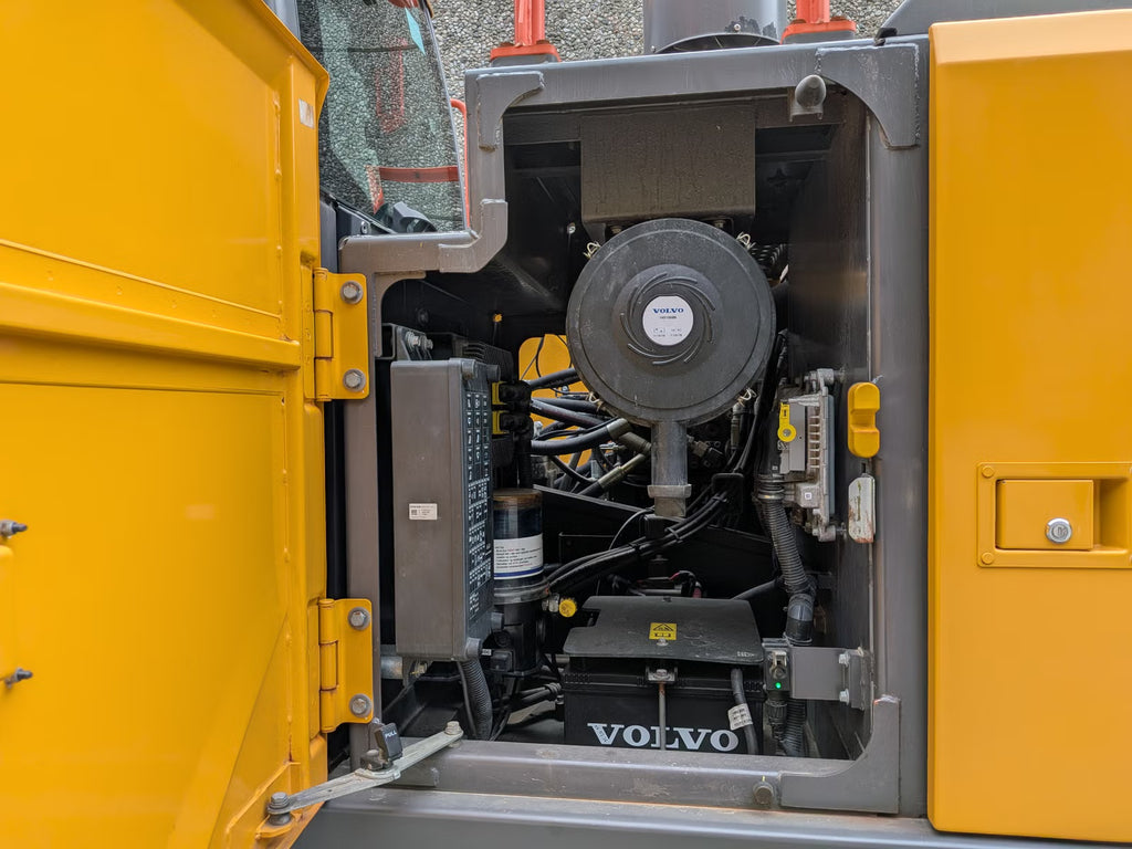 Pelle Volvo EC200E