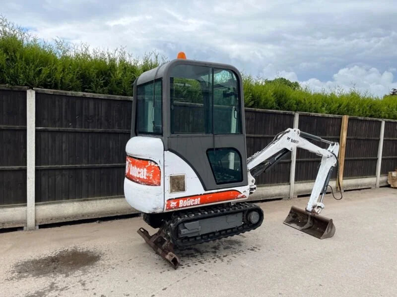 Mini Pelle Bobcat 320 1,6T + 3 godets