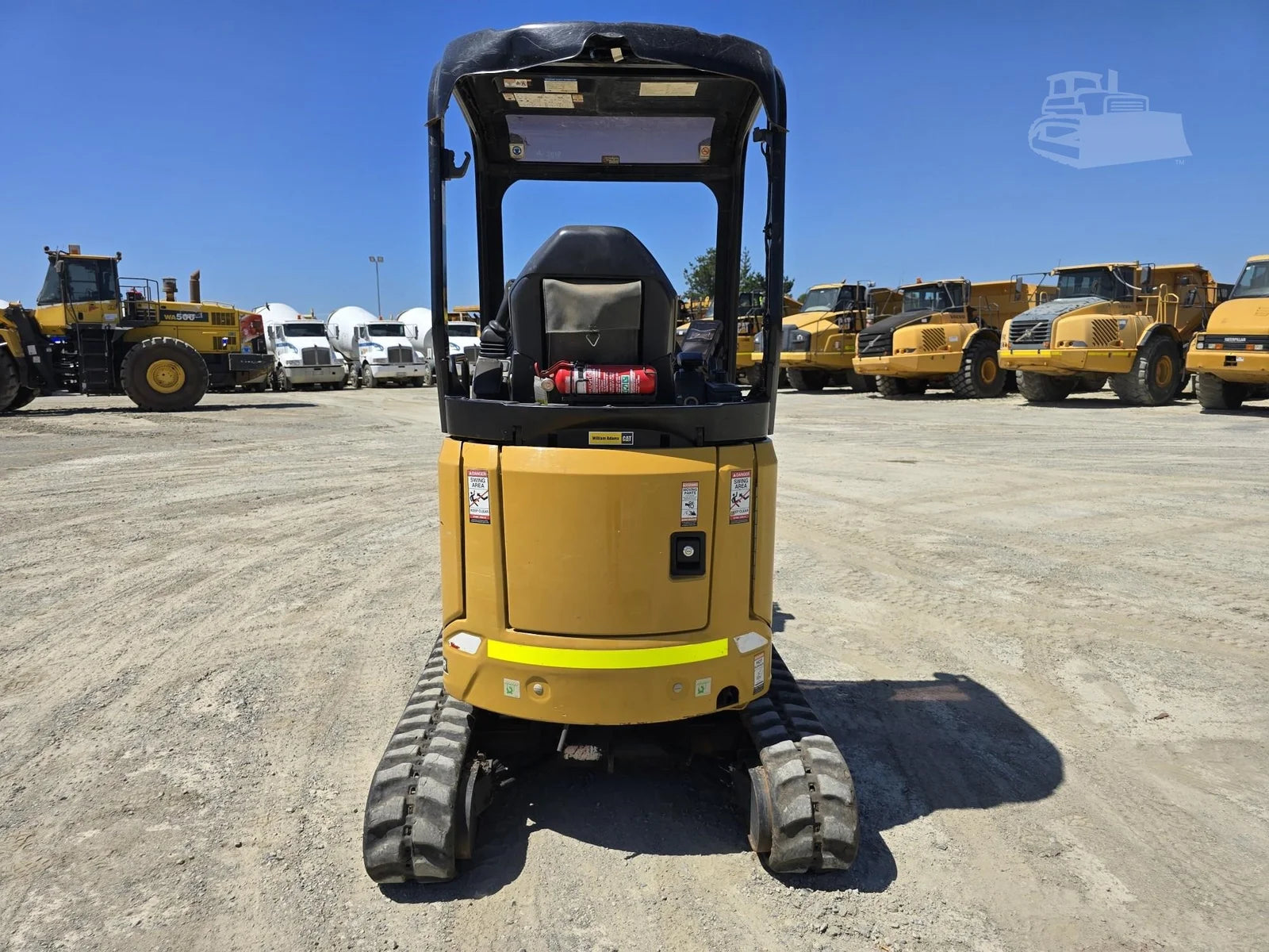 Mini Pelle Caterpillar 301.7CR 1,8 T + 3 godets + Remorque