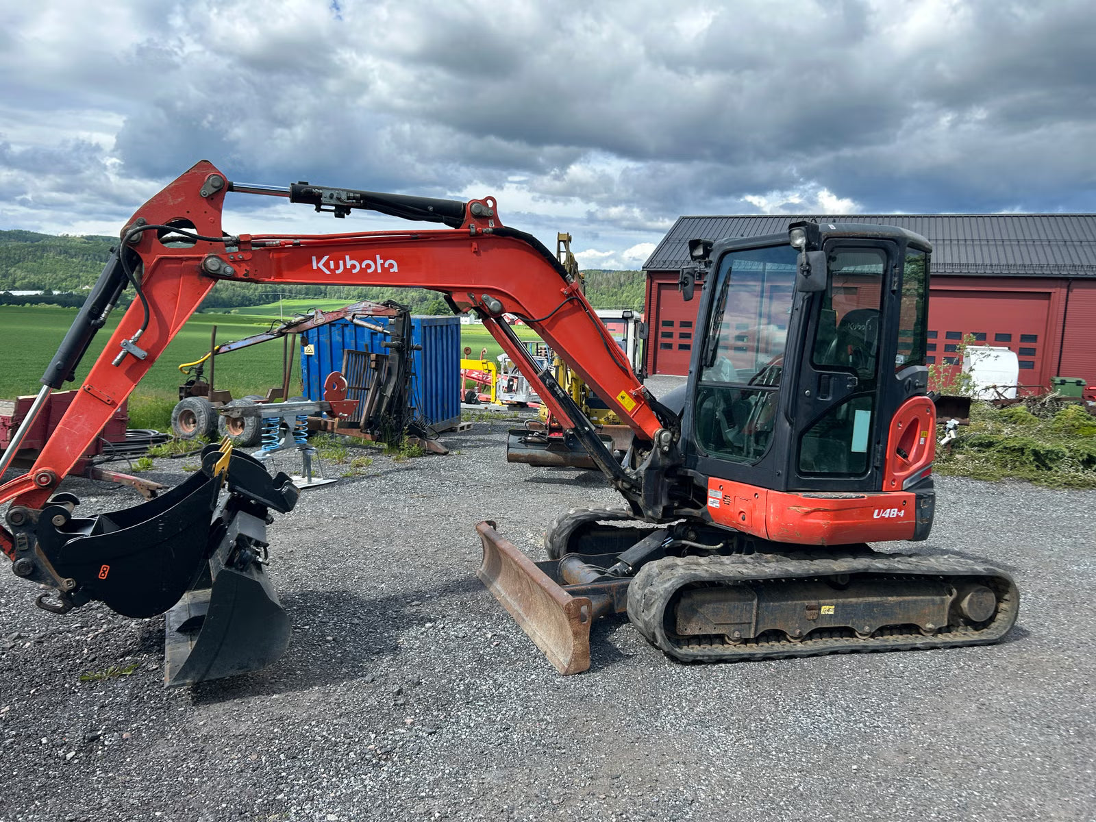 Mini Pelle Kubota U48-4 + Tiroir de ponçage hydraulique