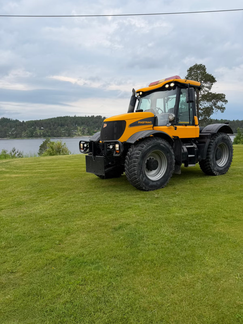 Tracteur JCB 3220
