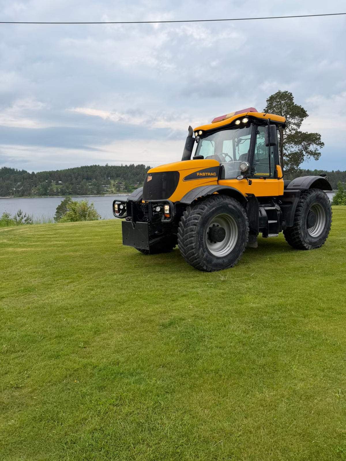 Tracteur JCB 3220