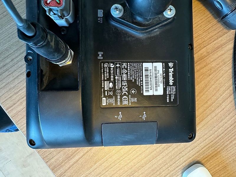 Trimble GFX-750 + NAV900 - Sistema GPS RTK para tractor