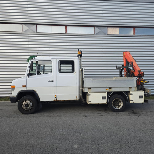 Camion Mercedes-Benz Vario 815D 2003 - Camion-grue 150 ch