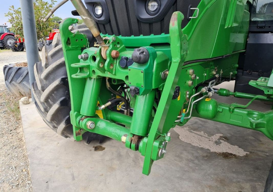 Tractor John Deere 6145R – 2015 – 4 320 horas